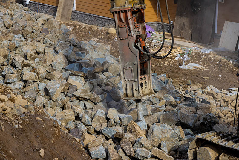 Travaux d'excavation dans le roc Mile End